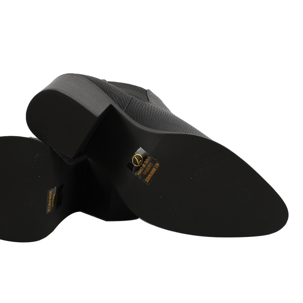 Size 6.5 Black Snake Texture Almond Toe Pull On - Picture 4 of 6